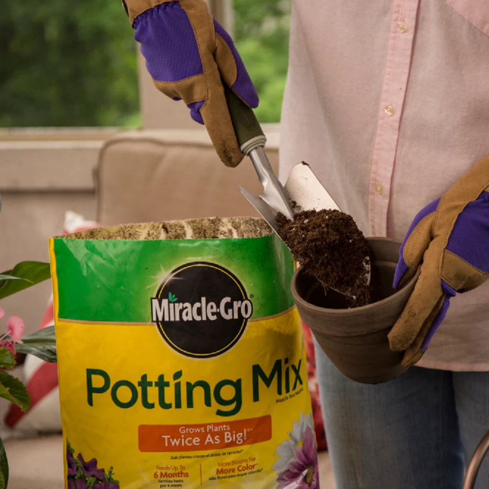 Miracle-Gro Potting Mix, 8 Qt. - Image 5