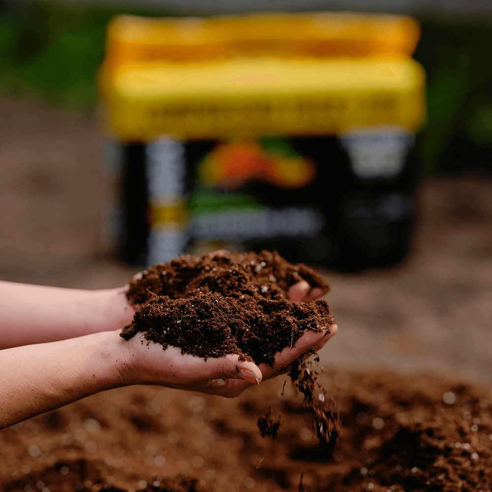 PRO-MIX Organic Garden Mix 2 CF in a 1 CF Compressed Pack - Image 4