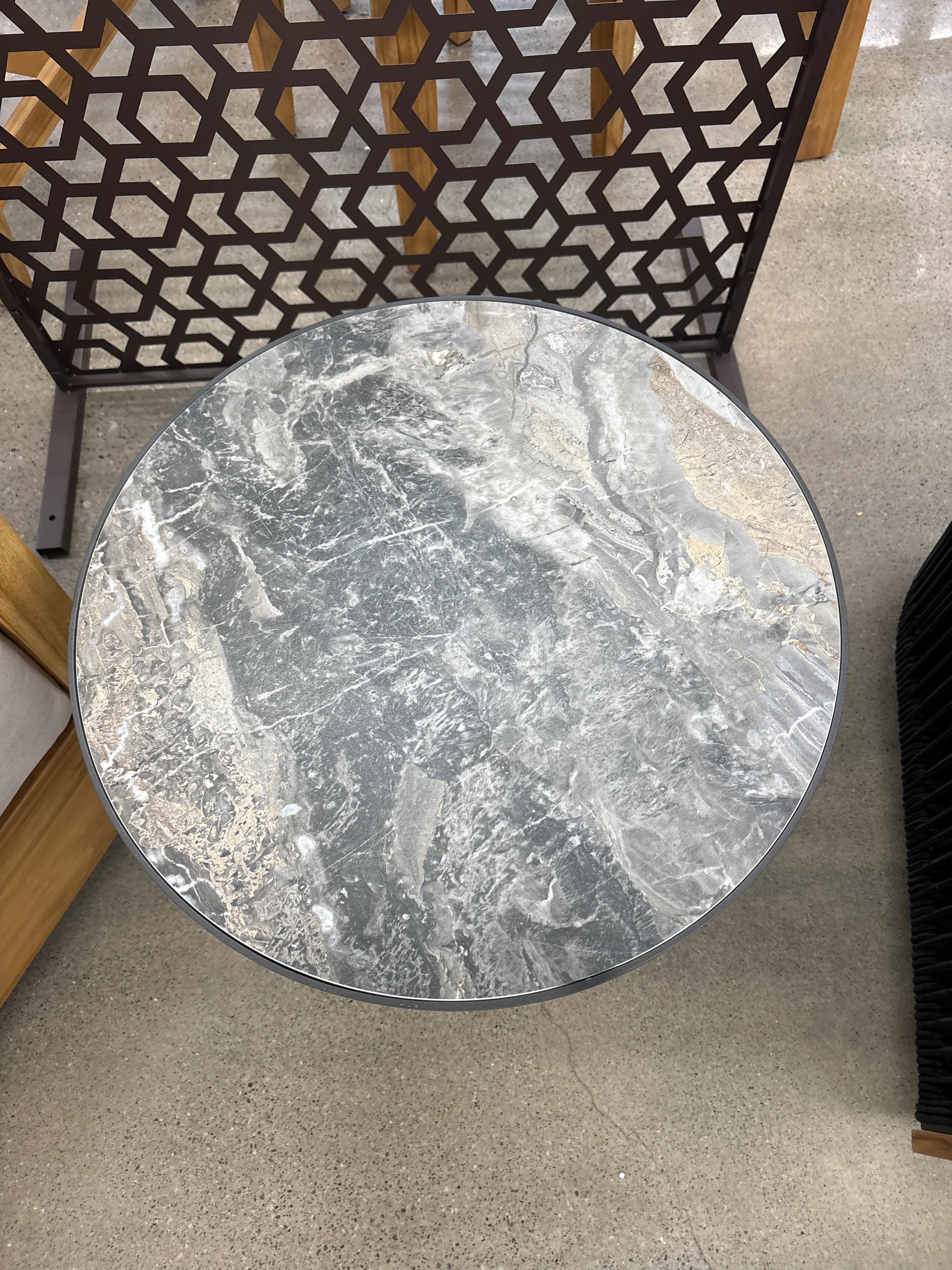 Outdoor Interiors, Portofino 20" Round Table, Stone on Aluminum - Image 3