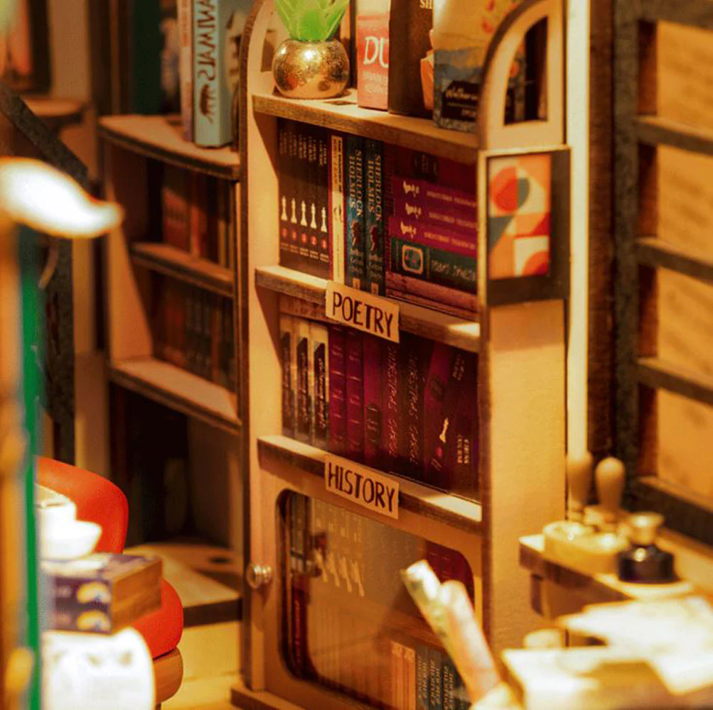 Robotime, Bookstore Book Nook & Wonderland - Image 4