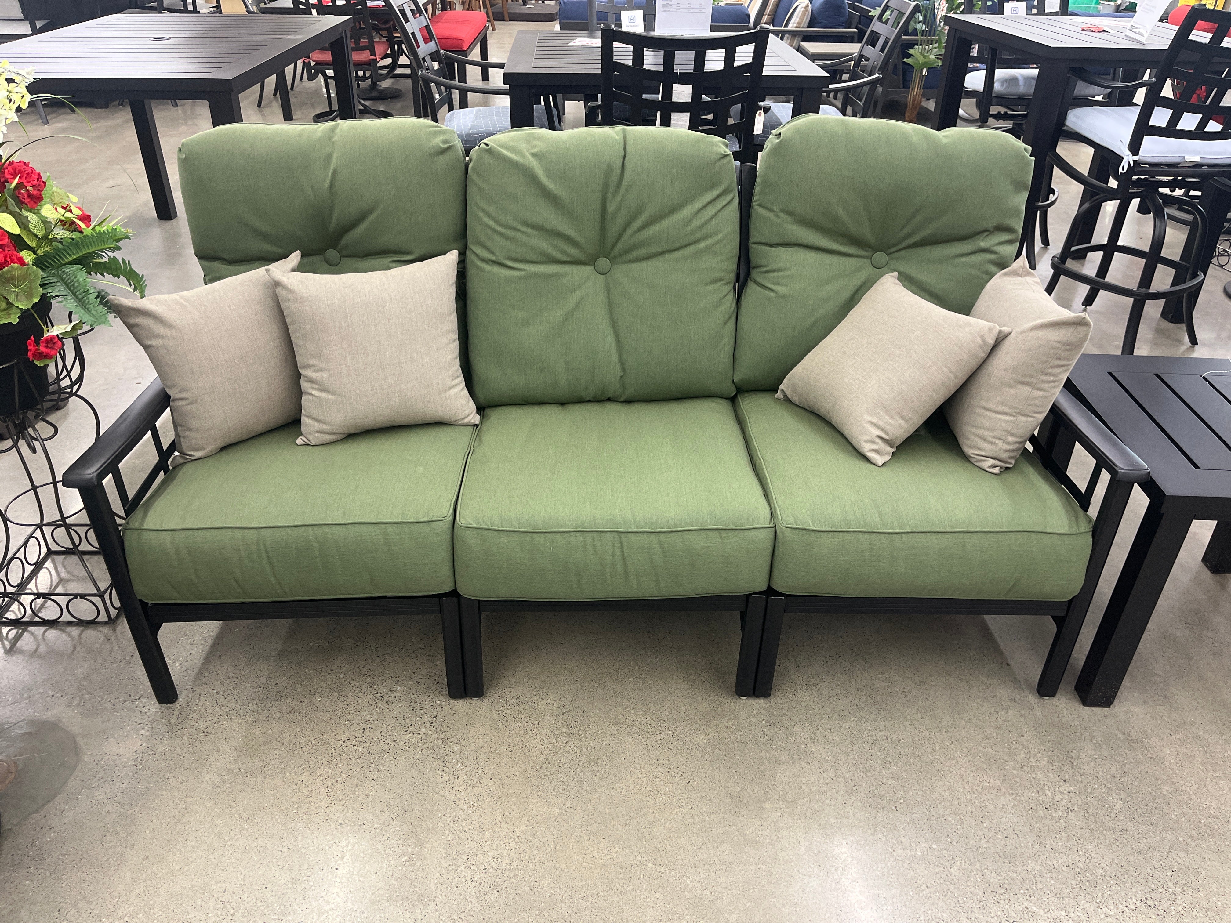 Hanamint, Stratford Estate Sectional Middle Chair, Terra Mist - Image 3